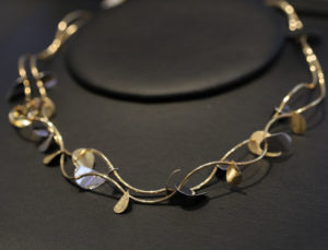 Schmuck-Gold-FJ12619-800x610Pix
